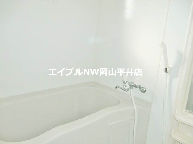 スリーサンズの物件内観写真