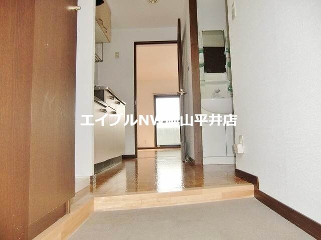 スリーサンズの物件内観写真