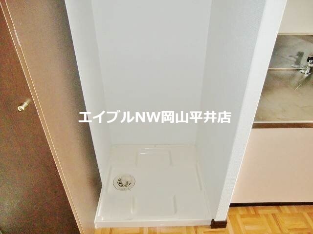 スリーサンズの物件内観写真