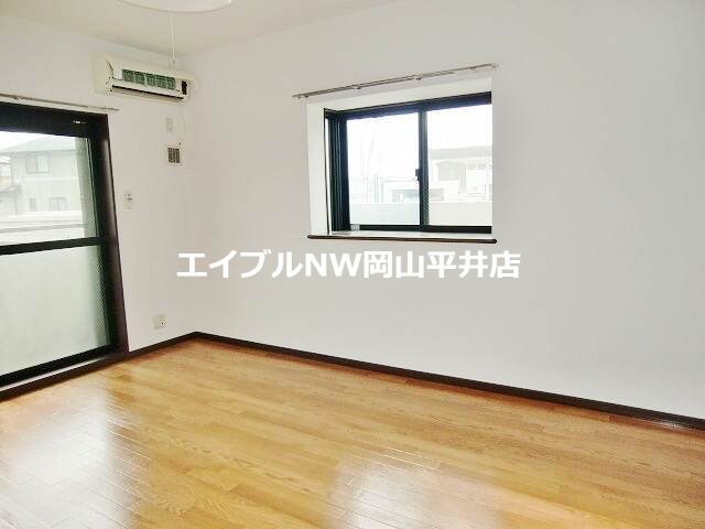 スリーサンズの物件内観写真