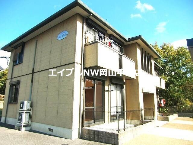 ウェスト・バレイの物件外観写真