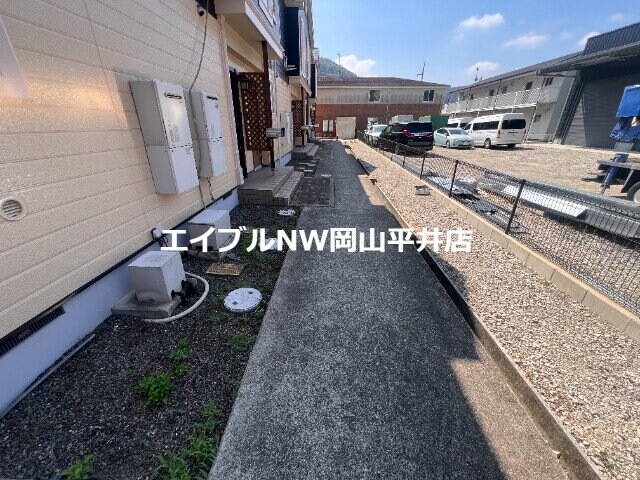 クレストール牟佐の物件外観写真