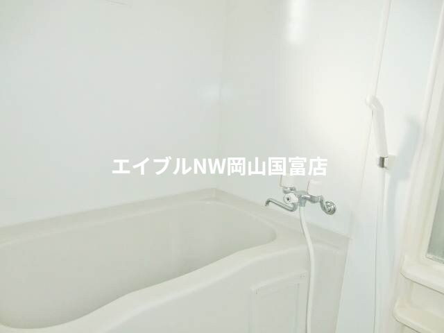 スリーサンズの物件内観写真