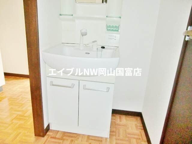 スリーサンズの物件内観写真