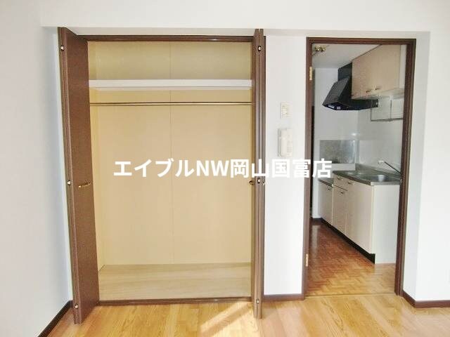 スリーサンズの物件内観写真