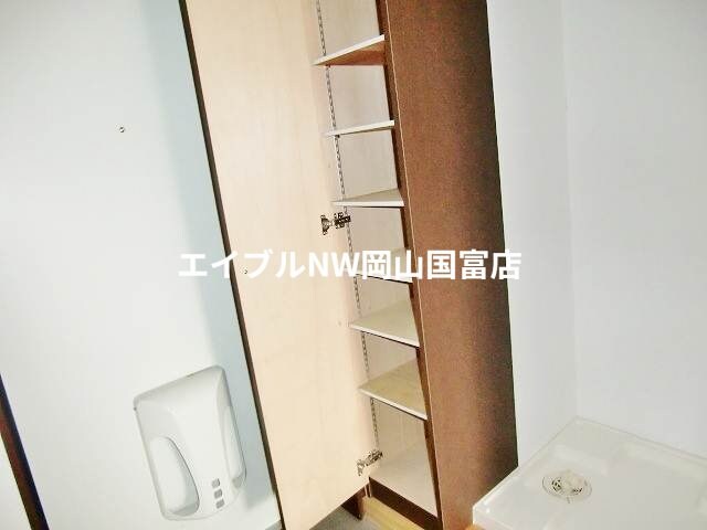 スリーサンズの物件内観写真