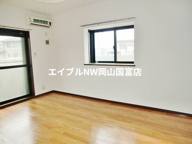 スリーサンズの物件内観写真