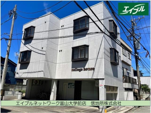 カレッジハウスの物件外観写真