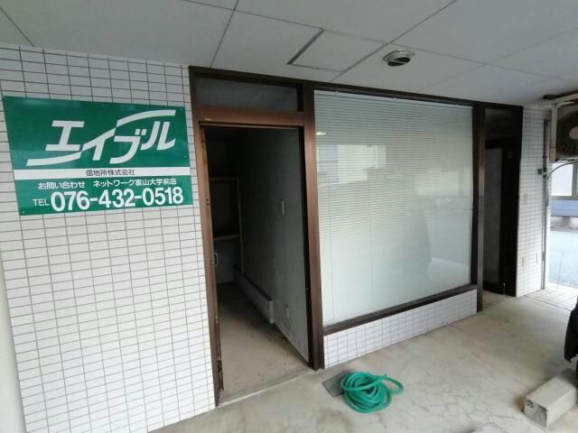 カレッジハウスの物件外観写真