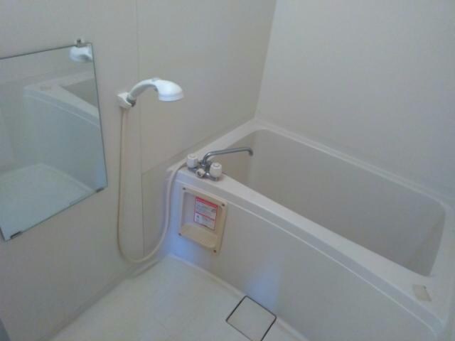 ナガヤマハイツ参番館の物件内観写真