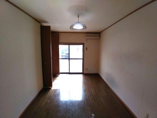 ナガヤマハイツ参番館の物件内観写真