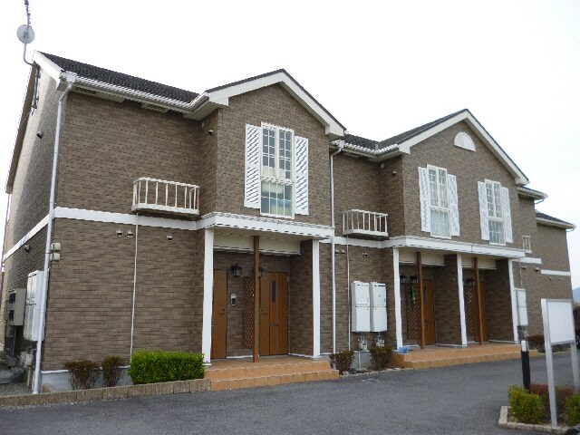 ランジェ・ドゥ・スリジエⅡの物件外観写真