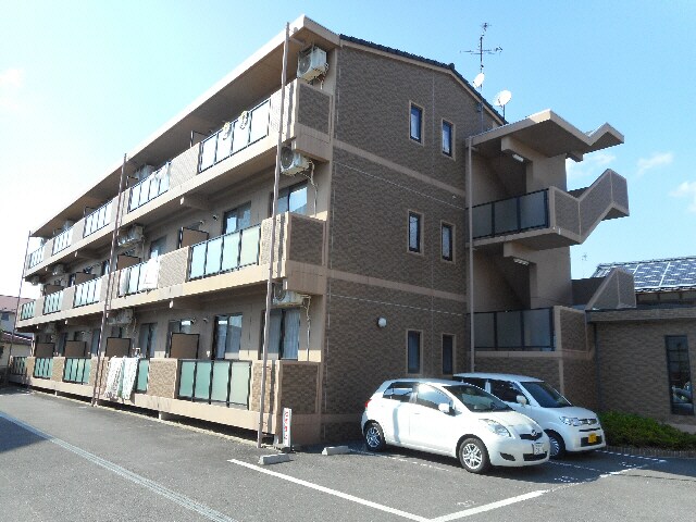 エルミナコート八日市の物件外観写真