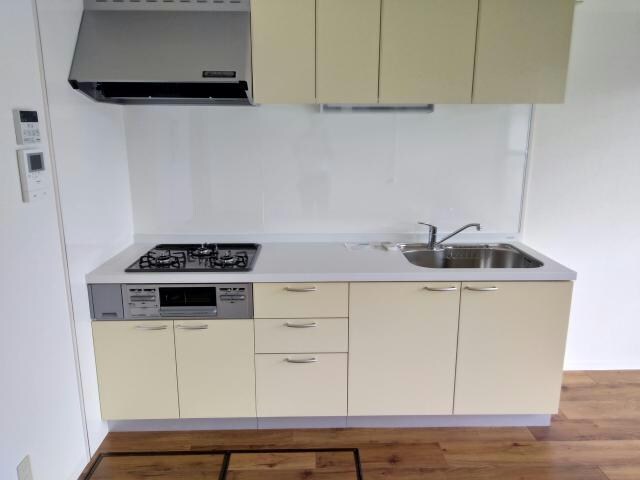 エルミナコート八日市の物件内観写真