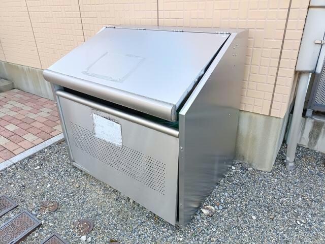 シャンラルジュの物件外観写真