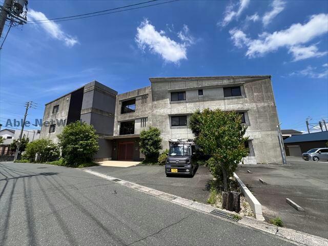 R.Courtの物件外観写真