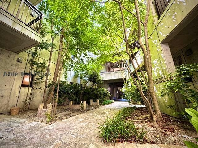 R.Courtの物件外観写真