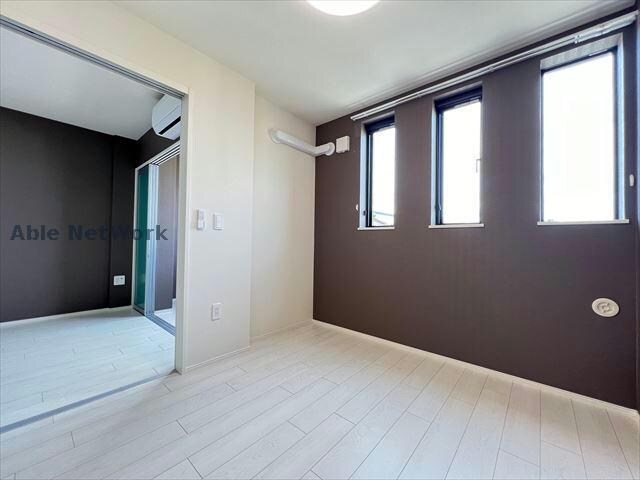 コンテ吉川の物件内観写真