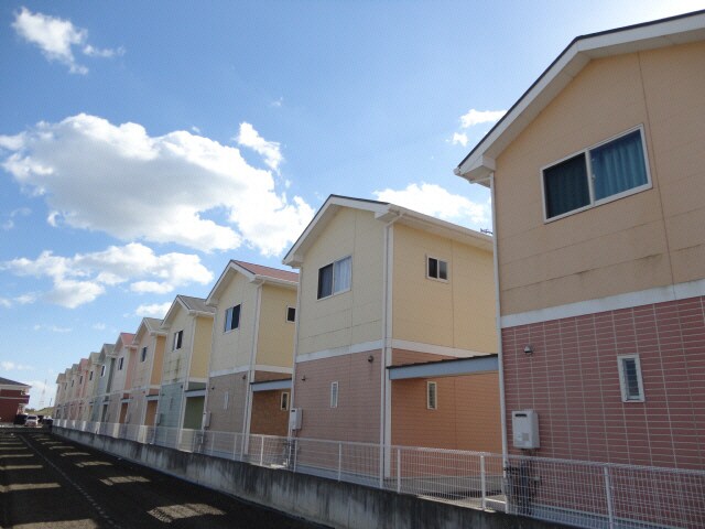 レインボータウン名田の物件外観写真