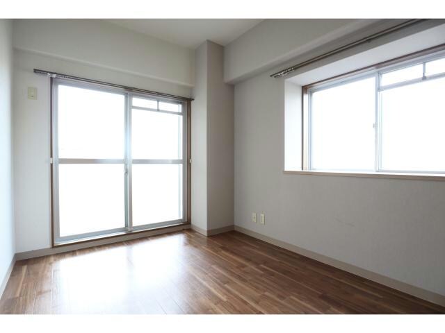 プリミエ貴生川の物件内観写真