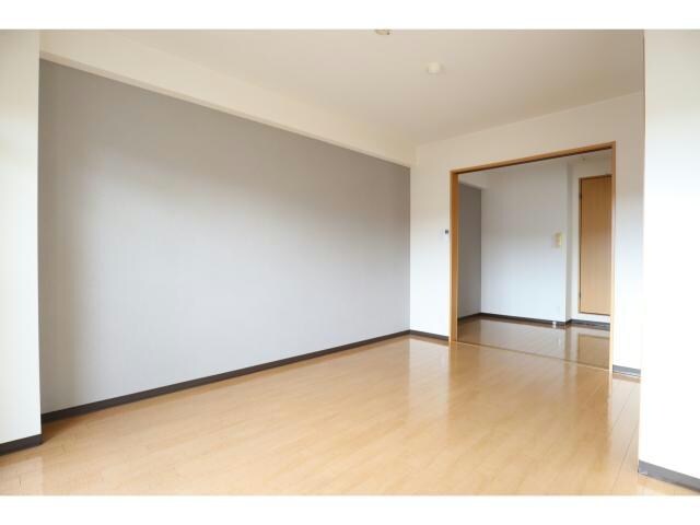 ロイヤルガーデン弐番館の物件内観写真