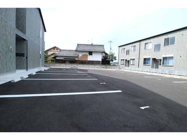 フォアール市子殿の物件外観写真