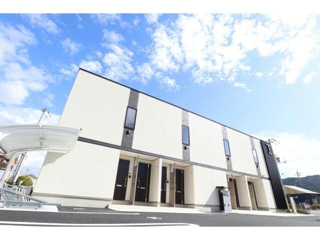 Famille Haneka Cの物件外観写真