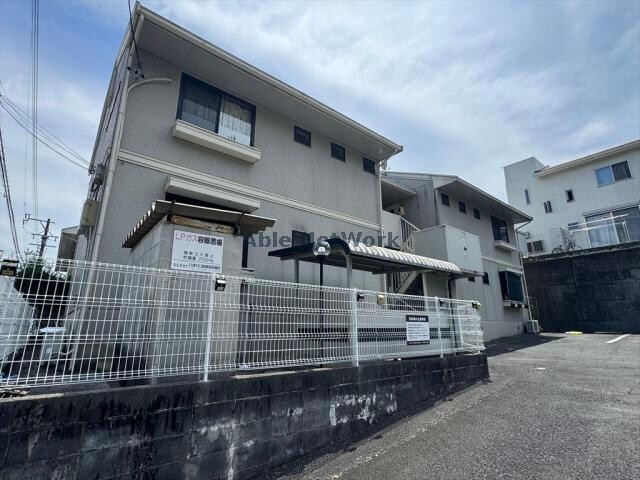 メゾン西沢の物件外観写真