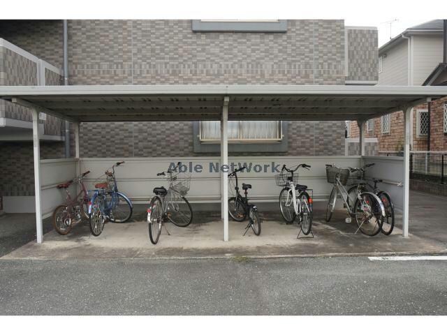 アインシュロスの物件外観写真