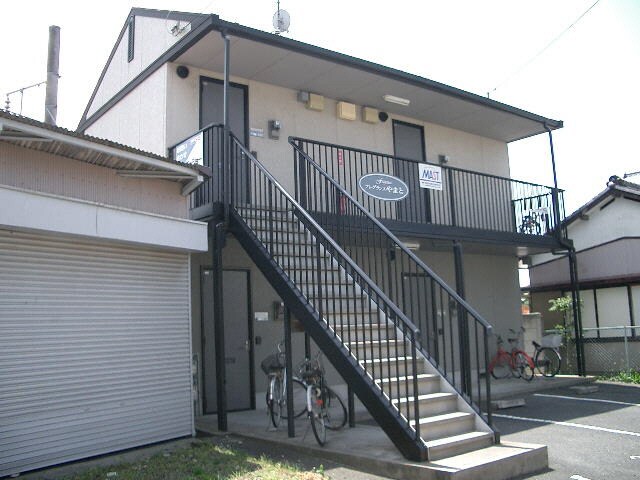 フレグランスやまとの物件外観写真