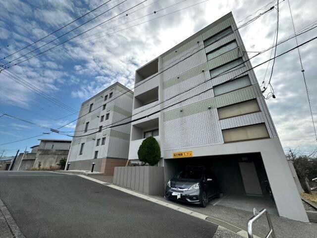 山手オックスフォードハウスの物件外観写真