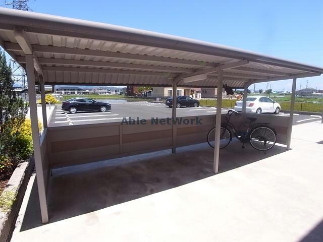 パブリックプレイスの物件外観写真