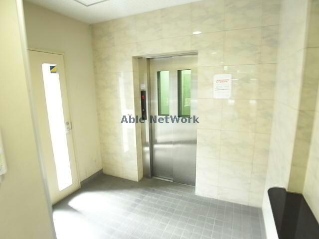 日本泉ビルの物件外観写真