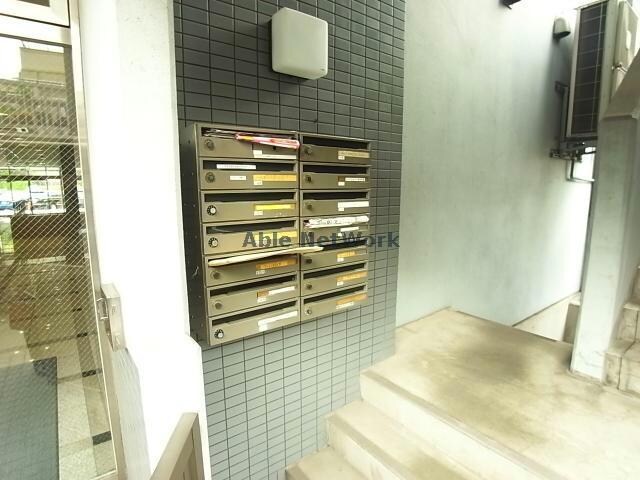 日本泉ビルの物件外観写真