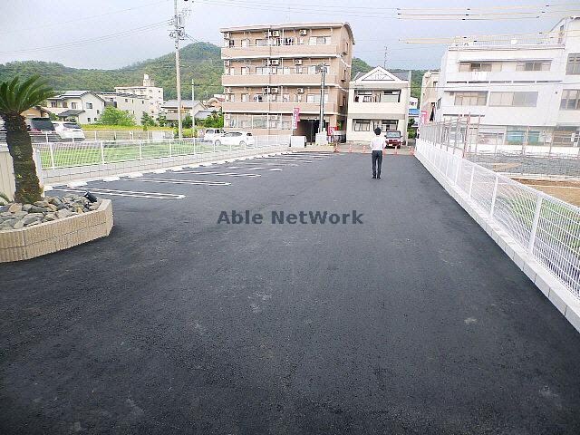 リトルグローブⅤの物件外観写真