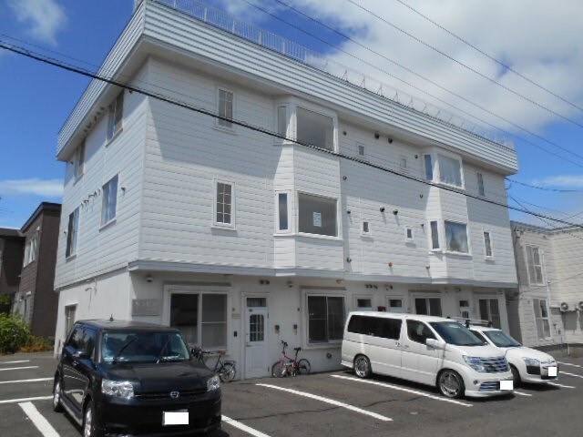 サンピア　３丁目館の物件外観写真