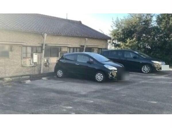 クレセール・カマタの物件外観写真