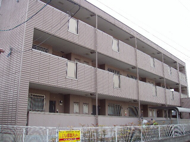 ファミール松坂の物件外観写真