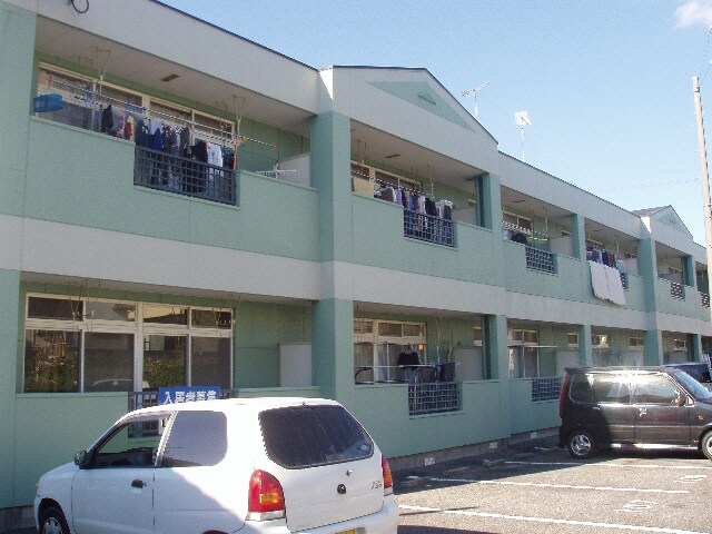 グリーンパレス塩倉の物件外観写真