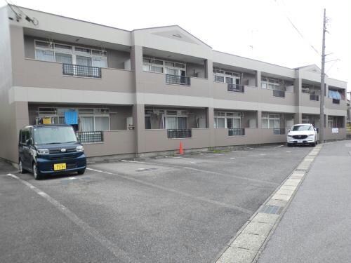 グリーンパレス塩倉の物件外観写真