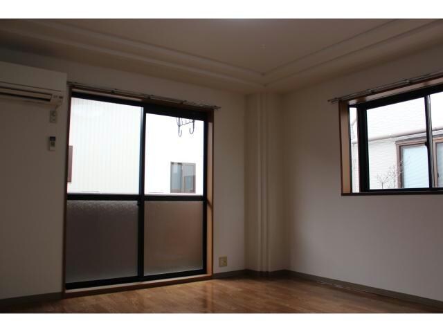 アーバンコート志貴崎の物件内観写真