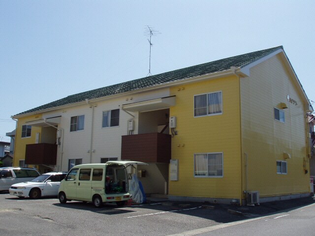 ハイツ・リーの物件外観写真