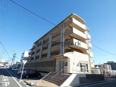 East Oneの物件外観写真