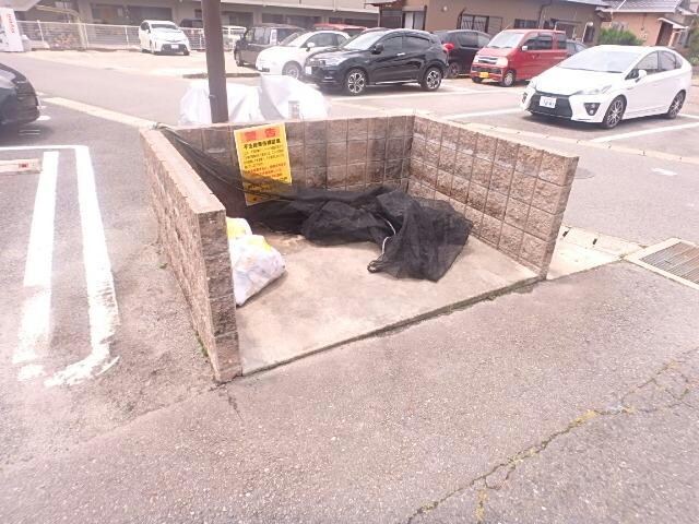 プレイン安城の物件外観写真