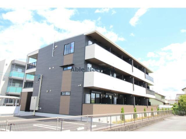 グランシュテルの物件外観写真