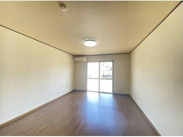 エブリワン西棟の物件内観写真