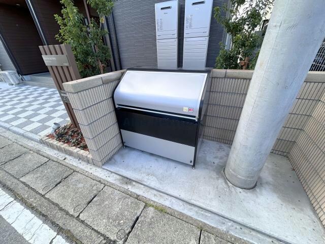 ポム・ド・テールの物件外観写真