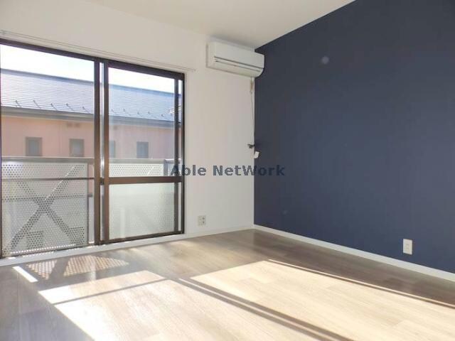 スパニッシュガーデンDの物件内観写真