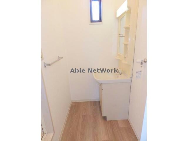 スパニッシュガーデンDの物件内観写真