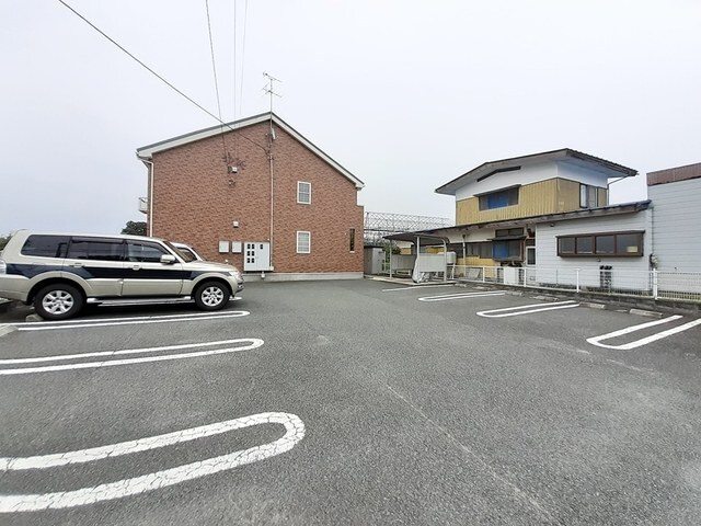 シュトラーセ羽入の物件外観写真